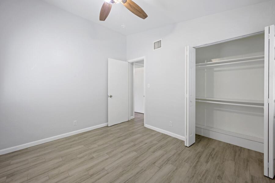 536 SW 22nd Terrace in Fort Lauderdale, FL - Foto de edificio