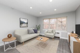 433 Myrtle Ave, Unit 1A in Woodbury, NJ - Building Photo