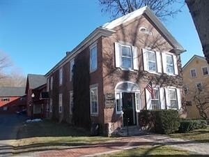 42 Central Sq in Bristol, NH - Foto de edificio - Building Photo
