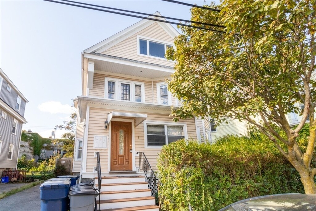 8 Hastings St, Unit 2 in Boston, MA - Building Photo