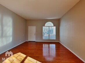 2421 S Harlan Ct in Lakewood, CO - Foto de edificio - Building Photo