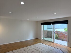 1823 11th St in Santa Monica, CA - Foto de edificio - Building Photo