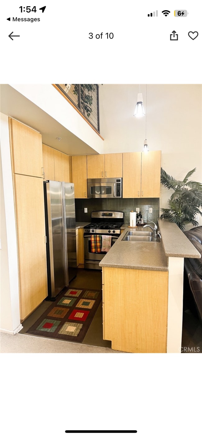 101 W Mission Blvd, Unit Allen Nouri in Pomona, CA - Foto de edificio - Building Photo
