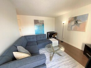 11255-31 31 Ave NW in Edmonton, AB - Building Photo - Building Photo