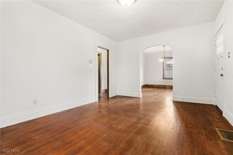 12 Bouquet Ave in Youngstown, OH - Building Photo - Building Photo