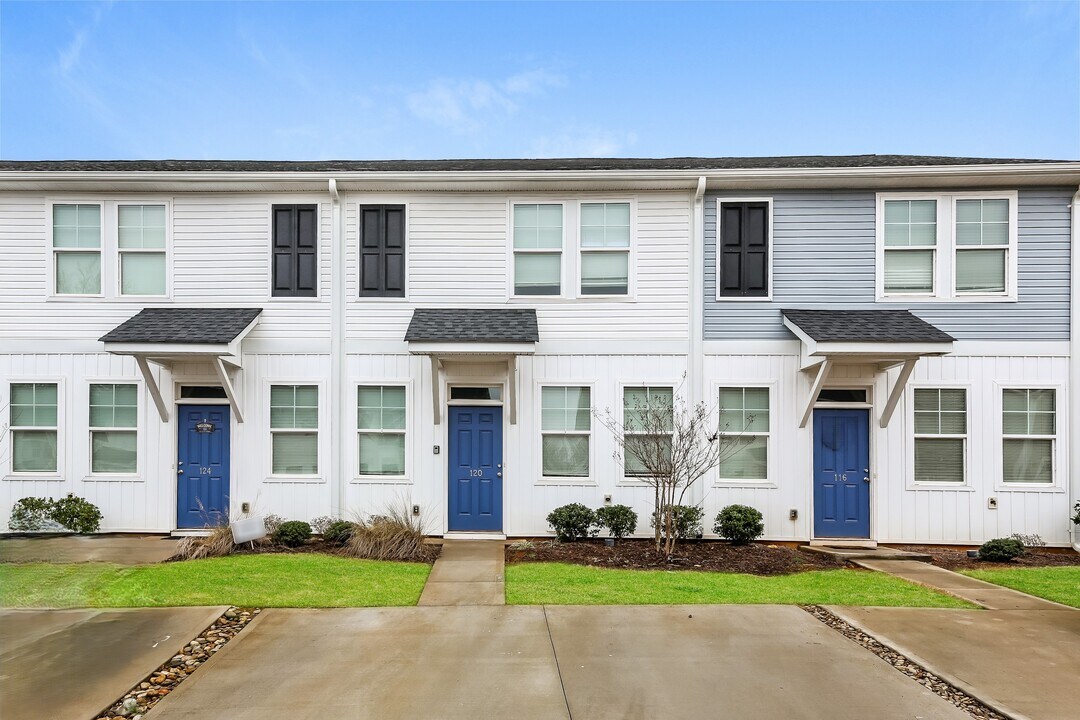 120 Vly Crk Dr in Boiling Springs, SC - Foto de edificio