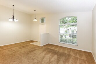 402 Sonoma Dr in Valrico, FL - Building Photo - Building Photo