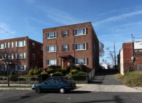 330 62nd Ave NE in Washington, DC - Building Photo