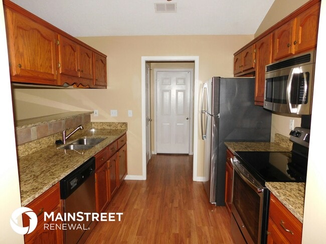 1688 Sarah Ann Dr W in Southaven, MS - Foto de edificio - Building Photo