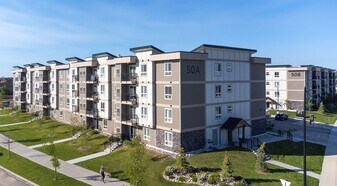 Laredo Grande in Red Deer, AB - Building Photo