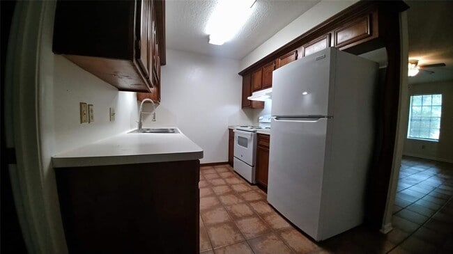 3008 Manor Ln in Huntsville, TX - Building Photo - Building Photo