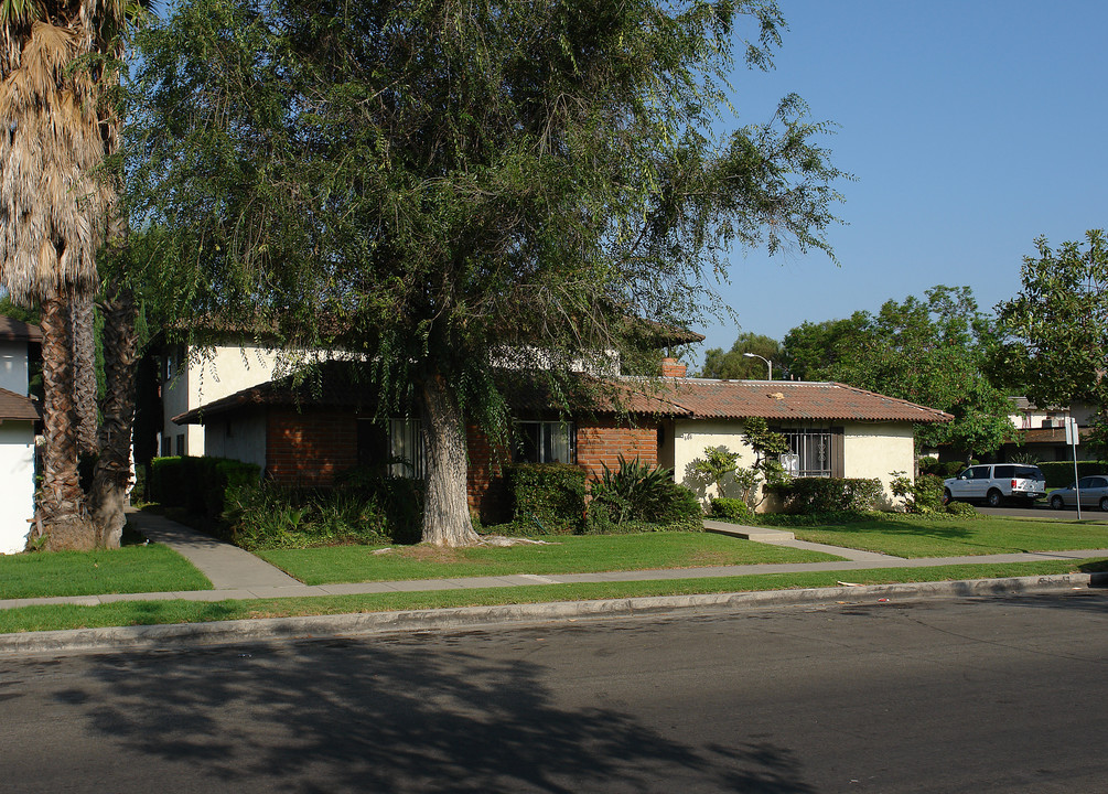 606 S Fashion Park St in Orange, CA - Building Photo