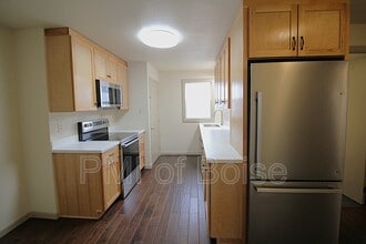 2113 E Oak St in Caldwell, ID - Building Photo - Building Photo