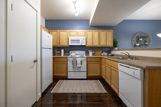 San Isidro - Washer/Dryer Included in Santa Fe, NM - Building Photo - Interior Photo