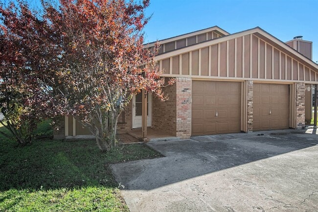 617 S Las Vegas Trail in White Settlement, TX - Building Photo - Building Photo