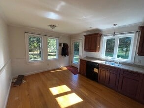 130R Billington St in Plymouth, MA - Building Photo - Building Photo
