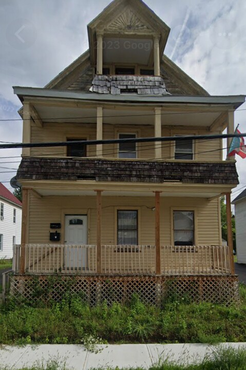 15 Edson St-Unit -Ny in Amsterdam, NY - Building Photo
