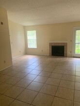 11201 N Alafaya Trail in Orlando, FL - Building Photo - Building Photo