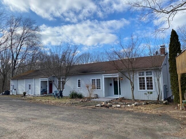70 Hubbard Rd in Guilford, CT - Building Photo - Building Photo