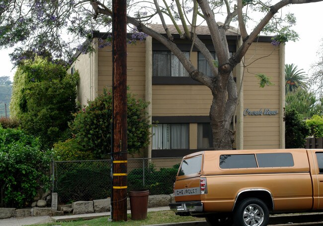 Creek View in Santa Barbara, CA - Foto de edificio - Building Photo