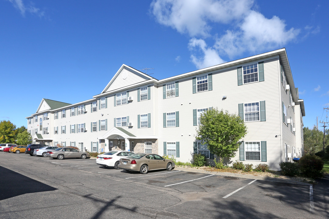 Willow Creek Apartments in St. Cloud, MN - Building Photo