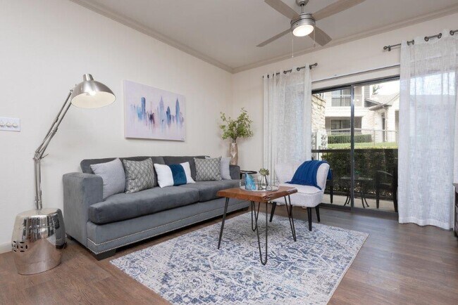 12430 Metric Blvd, Unit 9205 in Austin, TX - Foto de edificio - Building Photo