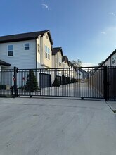 3208 Bostic St in Houston, TX - Building Photo - Building Photo