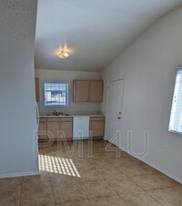 2512 Summer Sage Dr SW in Albuquerque, NM - Building Photo - Building Photo