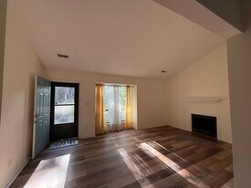 2821 Seclusion Ct, Unit A in Raleigh, NC - Building Photo