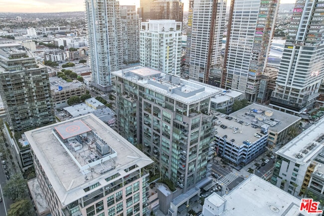 property at 1100 S Hope St