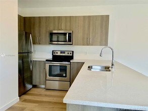 171 NW 158th St-Unit -3 in Miami, FL - Foto de edificio - Building Photo