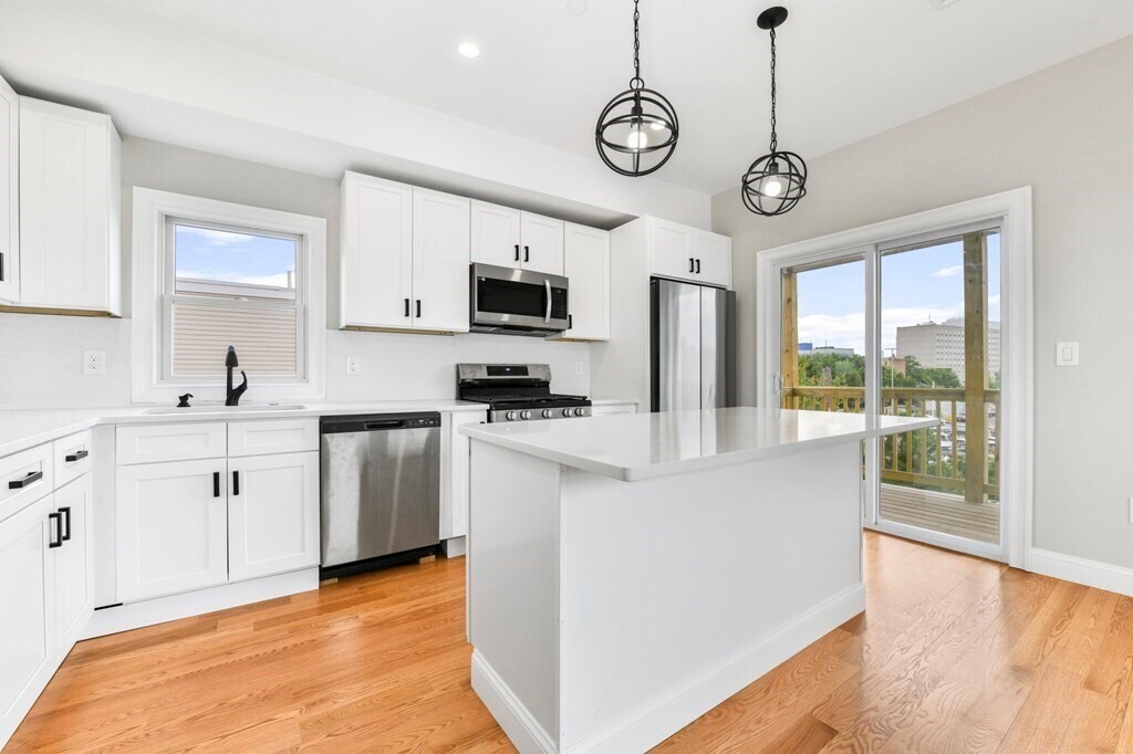 286 Maverick St in Boston, MA - Building Photo