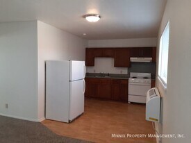 711 S Austin Ave, Unit 201 in Tulia, TX - Building Photo