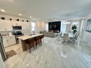 3449 W 110th St in Hialeah, FL - Building Photo - Building Photo