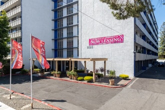 Marymount Manor in Redwood City, CA - Building Photo - Building Photo