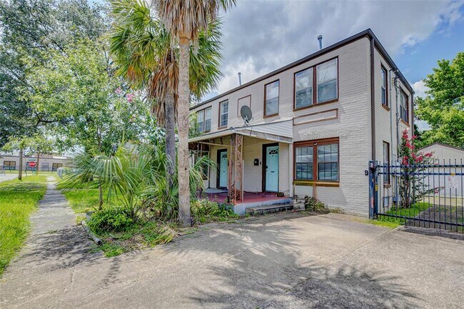 5644 McCormick St in Houston, TX - Building Photo - Building Photo