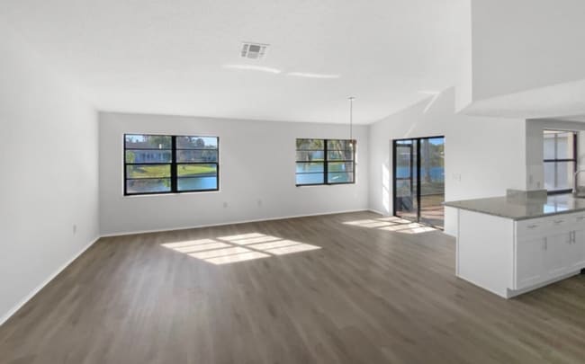 7845 Cayuga Dr in New Port Richey, FL - Building Photo - Building Photo