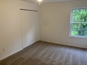 11975 Hall Rd in Whitmore Lake, MI - Building Photo - Building Photo