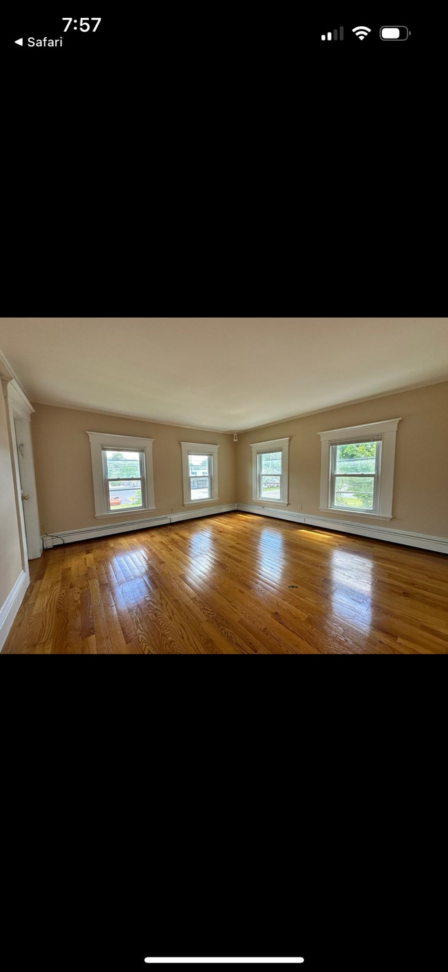 164 W Central St, Unit 2nd Floor in Natick, MA - Building Photo - Building Photo