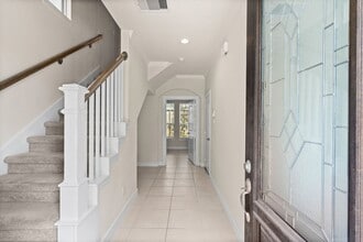 2021 Cambridge Heights Pl in Houston, TX - Foto de edificio - Building Photo