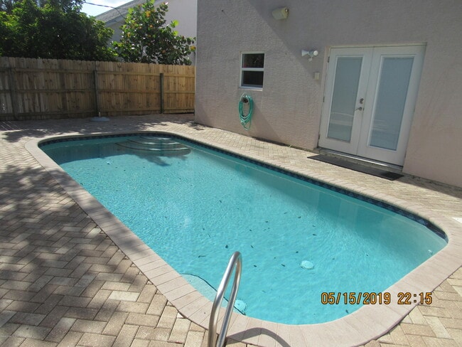 156 Wilson Ave in Cocoa Beach, FL - Building Photo - Building Photo