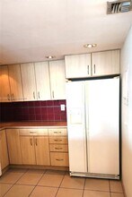 555 NE 15th St, Unit 23-J in Miami, FL - Foto de edificio - Building Photo