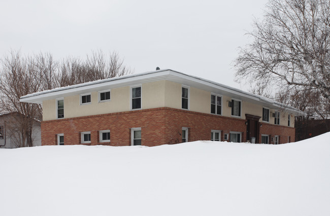 5101 Horizon Dr in Fridley, MN - Building Photo - Building Photo