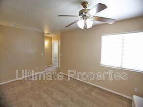 12915 W Lawrence Ct in Glendale, AZ - Building Photo - Building Photo