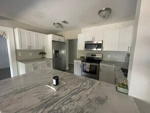 5679 Kelly Dr N in St. Petersburg, FL - Building Photo - Building Photo