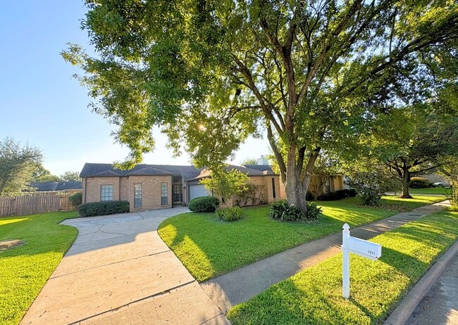 property at 2011 Echo Ridge