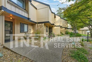 9118 Madison Green Ln in Orangevale, CA - Building Photo