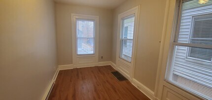 641 Ferry St, Unit 1st in New Haven, CT - Foto de edificio - Building Photo