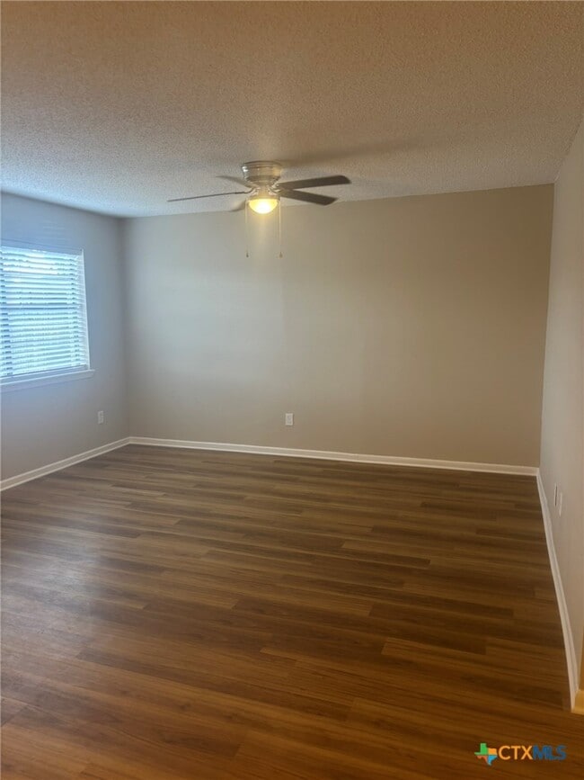 104 Milann St in Victoria, TX - Building Photo - Building Photo