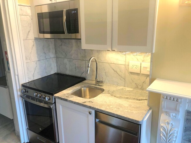 80 Charles St, Unit 6 in Boston, MA - Foto de edificio - Building Photo